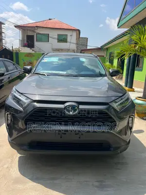 Toyota RAV4 XLE Premium 2022