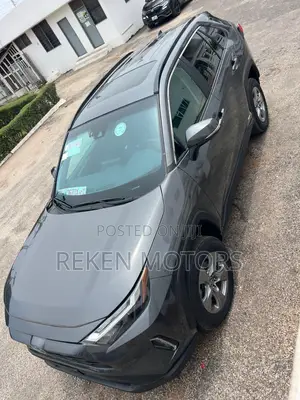 Toyota RAV4 XLE Premium 2022