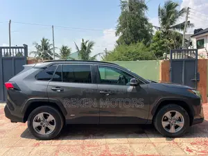 Toyota RAV4 XLE Premium 2022