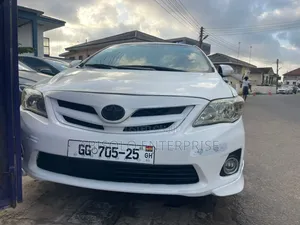 Toyota Corolla 2013 White