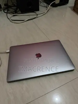 Laptop Apple MacBook Pro 2022 M2 16GB Apple M2 SSD 512GB