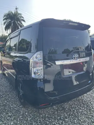 Toyota Voxy 2012 Black