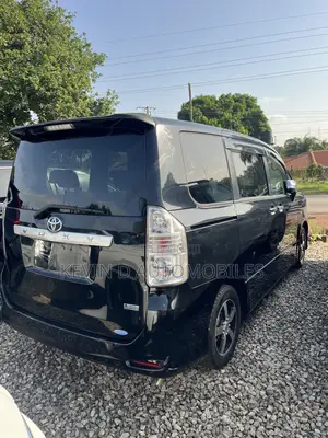 Toyota Voxy 2012 Black