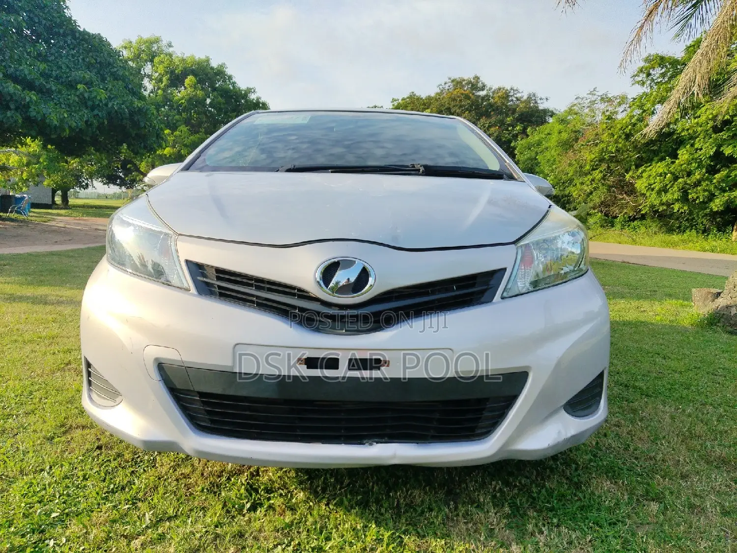 Toyota Vitz 1.3 AWD 5dr 2012 Silver