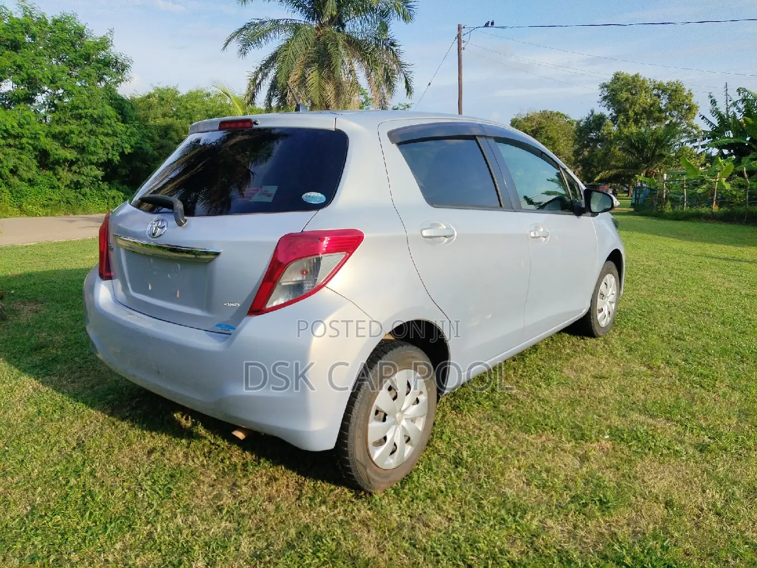 Toyota Vitz 1.3 AWD 5dr 2012 Silver