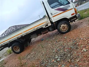 Hyundai Mighty 2