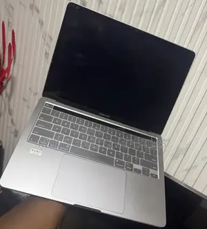 Laptop Apple MacBook Pro 2020 16GB Intel Core i7 SSD 512GB