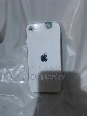 Apple iPhone SE (2022) 64 GB White