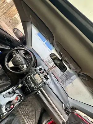 Toyota Camry SE 4dr Sedan (2.5L 4cyl 6A) 2012 Silver