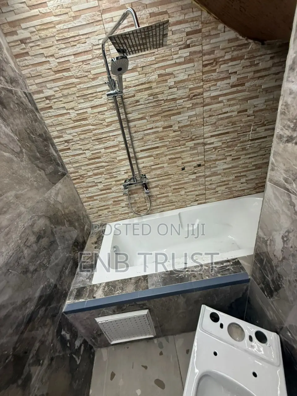 400 SQM Warehouse for Rent at Tesano