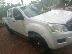 Isuzu D-MAX 2017 White