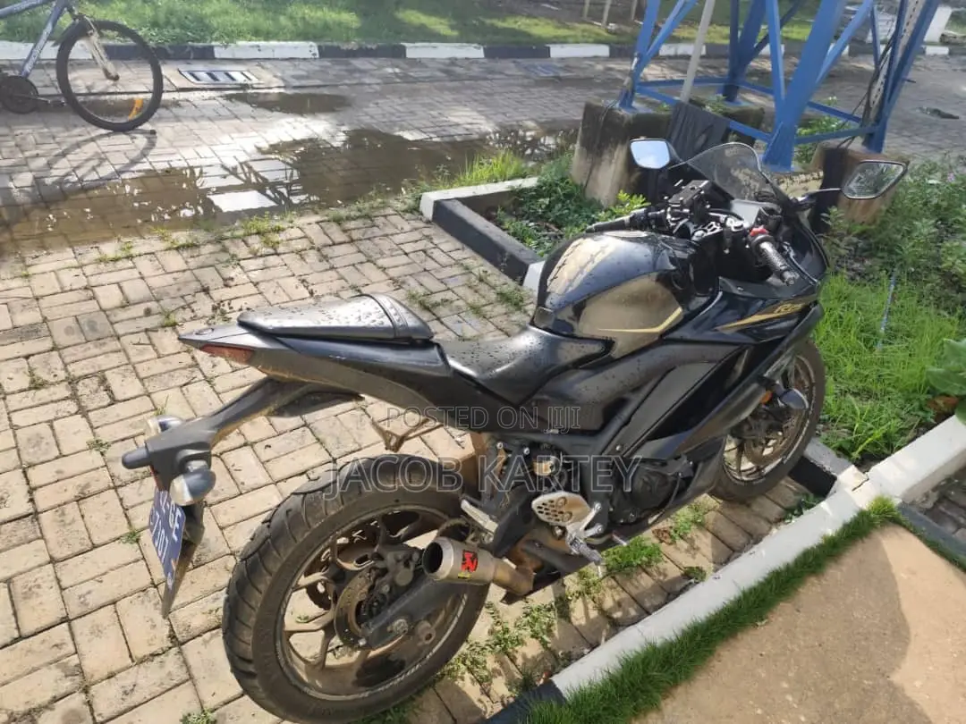 Yamaha YZF-R 2022 Black