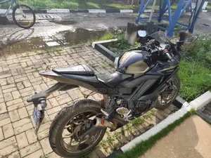 Yamaha YZF-R 2022 Black