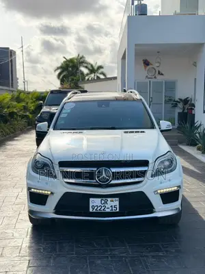Mercedes-Benz GL-Class GL63 AMG 4dr SUV AWD (5.5L 8cyl Turbo 7A) 2015