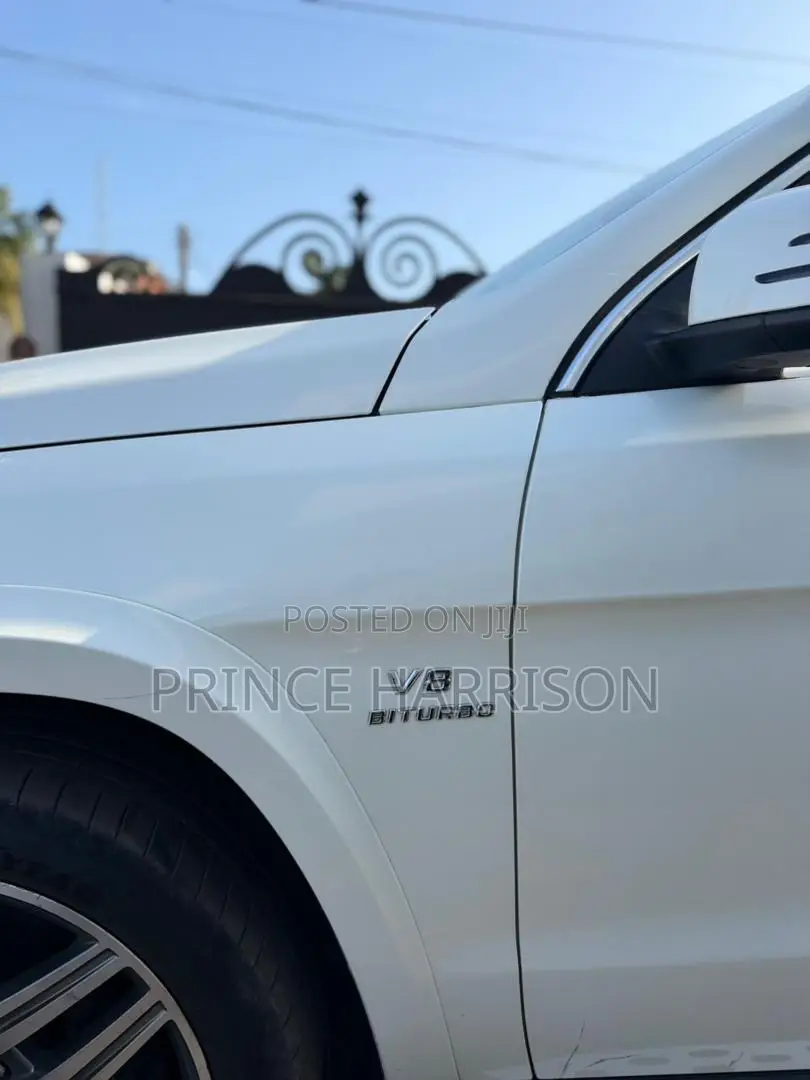 Mercedes-Benz GL-Class GL63 AMG 4dr SUV AWD (5.5L 8cyl Turbo 7A) 2015