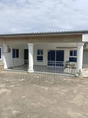 4bdrm House in Lapaz Racecourse, Nyanmekye for sale
