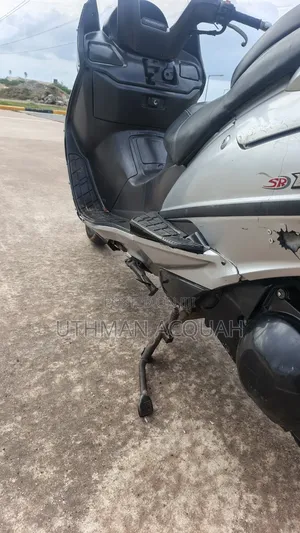 Suzuki Burgman 2024 Silver