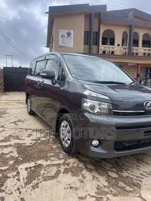 Toyota Voxy 2012 Grey