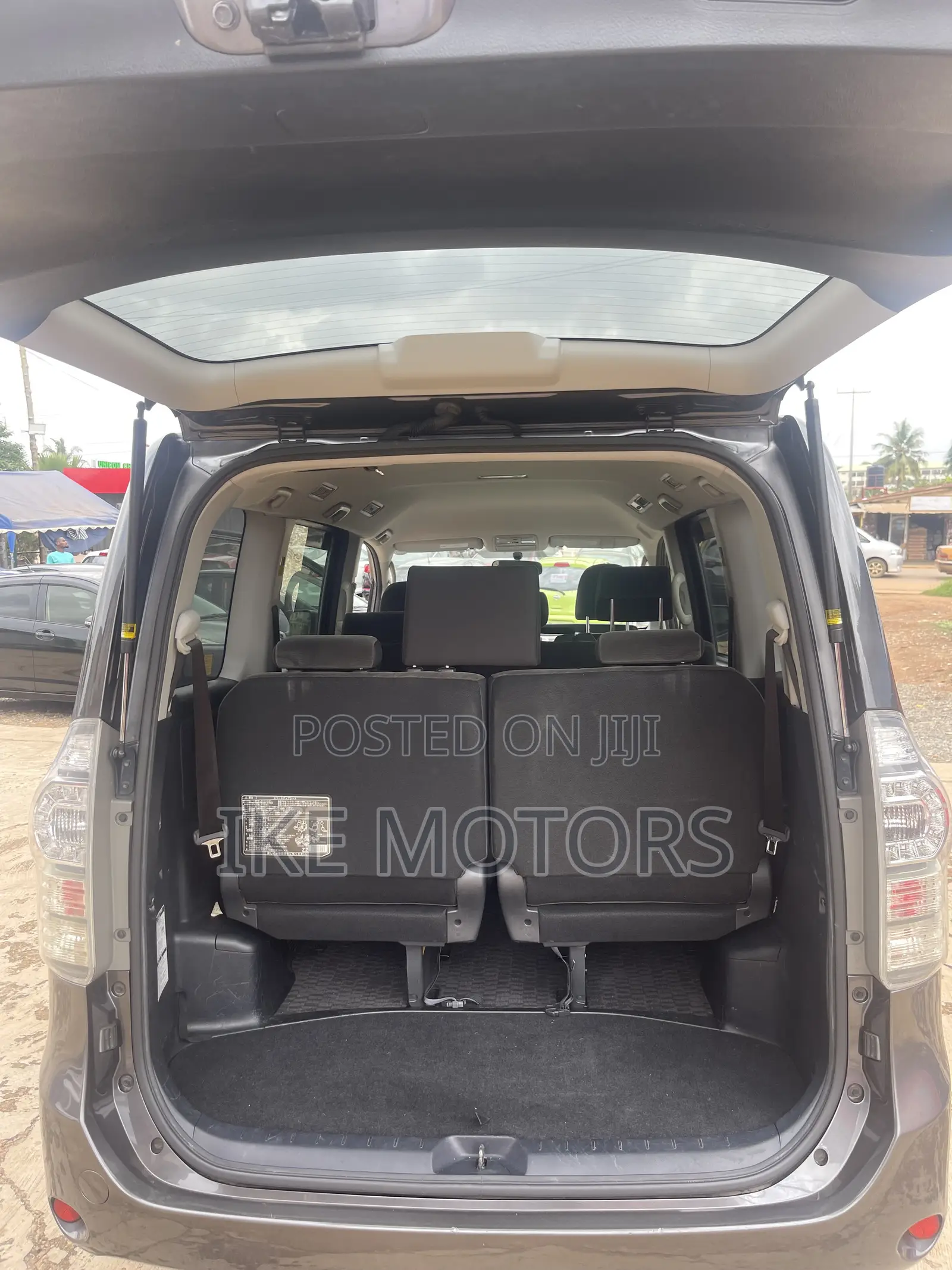 Toyota Voxy 2012 Grey
