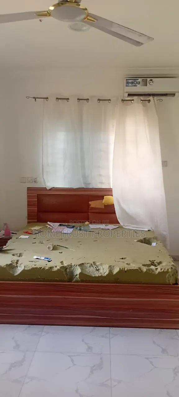 5bdrm Duplex in Achimota Tantra, Mile 7 for rent