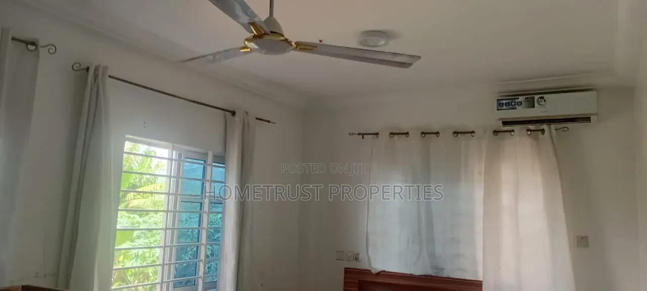 5bdrm Duplex in Achimota Tantra, Mile 7 for rent