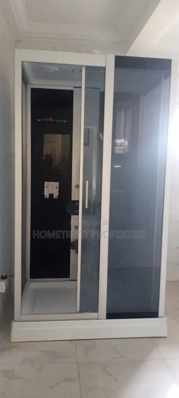 5bdrm Duplex in Achimota Tantra, Mile 7 for rent