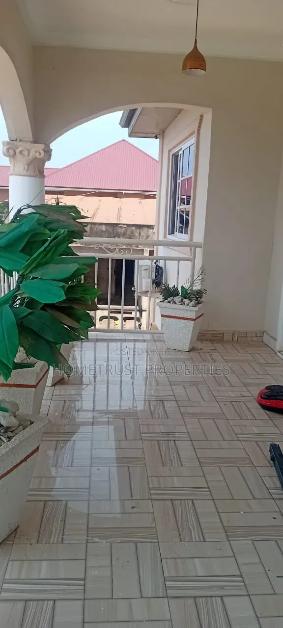 5bdrm Duplex in Achimota Tantra, Mile 7 for rent