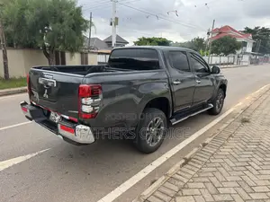 Mitsubishi L200 Double Cab 2.4 181hp 4WD 2020 Gray