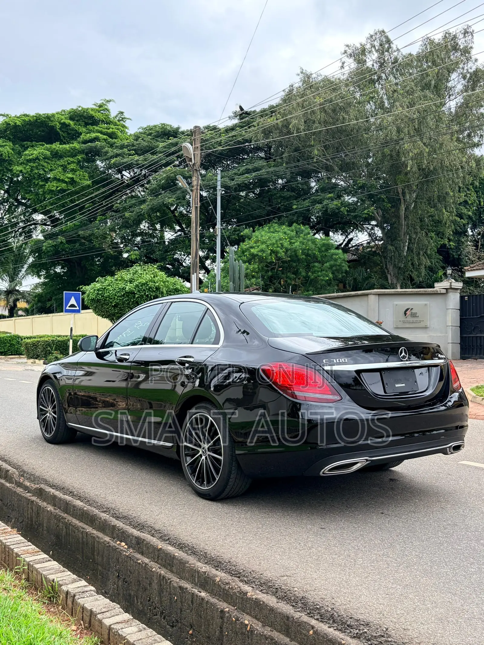 Mercedes-Benz C300 2020 Black