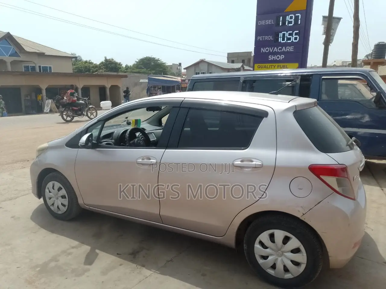 Toyota Vitz 1.5 FWD 5dr 2013 Silver