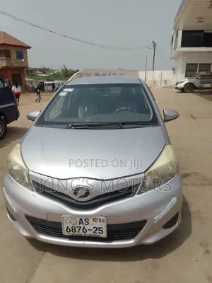 Toyota Vitz 1.5 FWD 5dr 2013 Silver