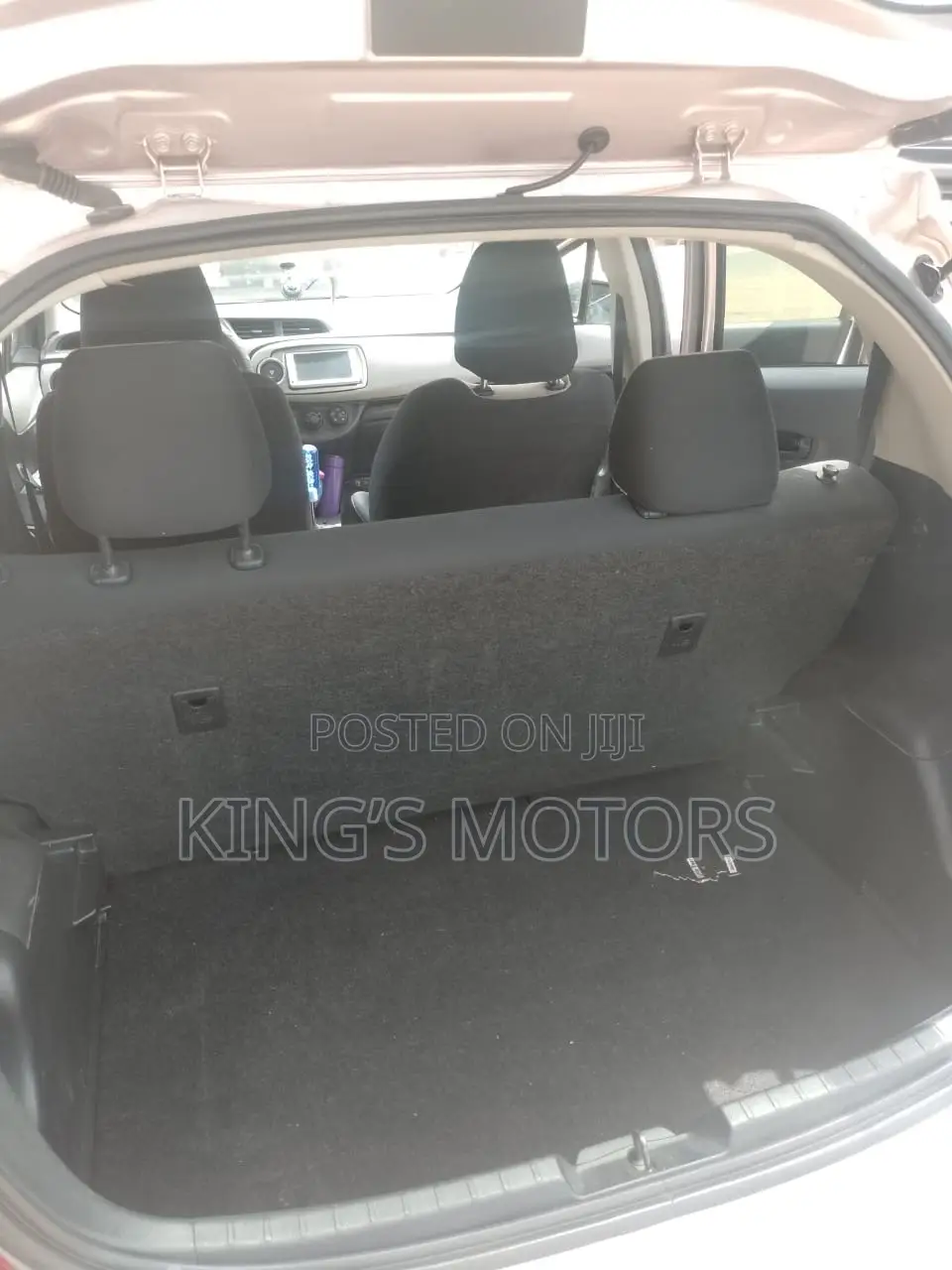 Toyota Vitz 1.5 FWD 5dr 2013 Silver