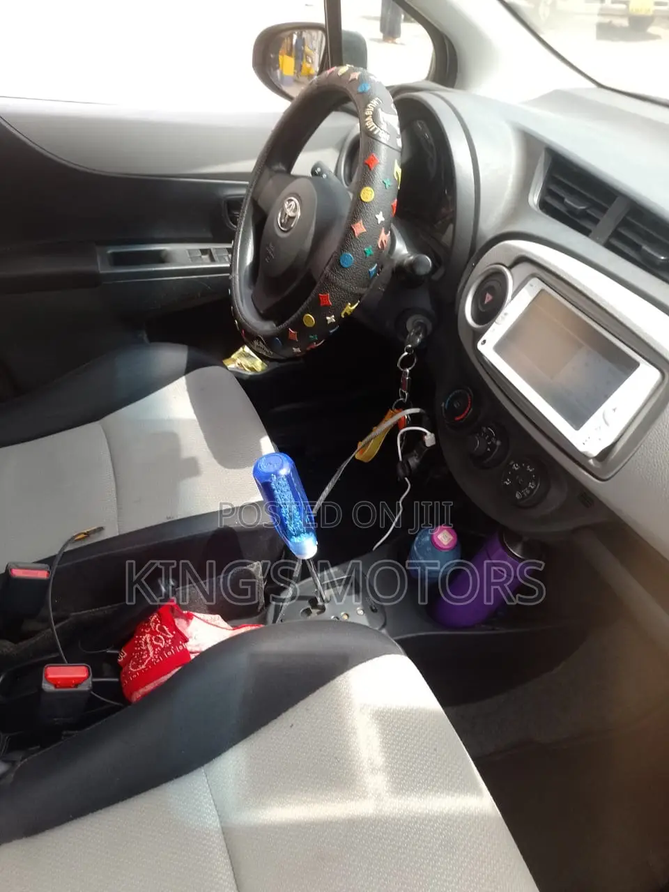 Toyota Vitz 1.5 FWD 5dr 2013 Silver