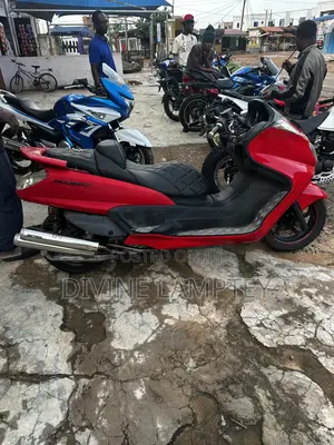 Yamaha Majesty 2012 Red