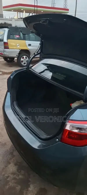 Toyota Corolla 2018 Blue