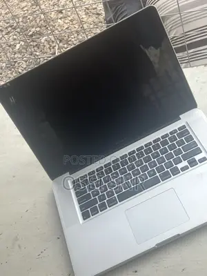 Laptop Apple MacBook Pro 8GB Intel Core i7 HDD 256GB