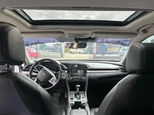 Honda Civic Touring Sedan 2019 White