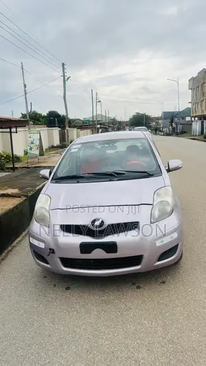 Toyota Vitz 1.0 FWD 3dr 2010 Gray