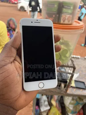 New Apple iPhone 8 64 GB White