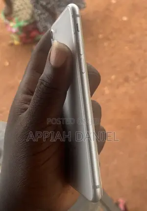 New Apple iPhone 8 64 GB White