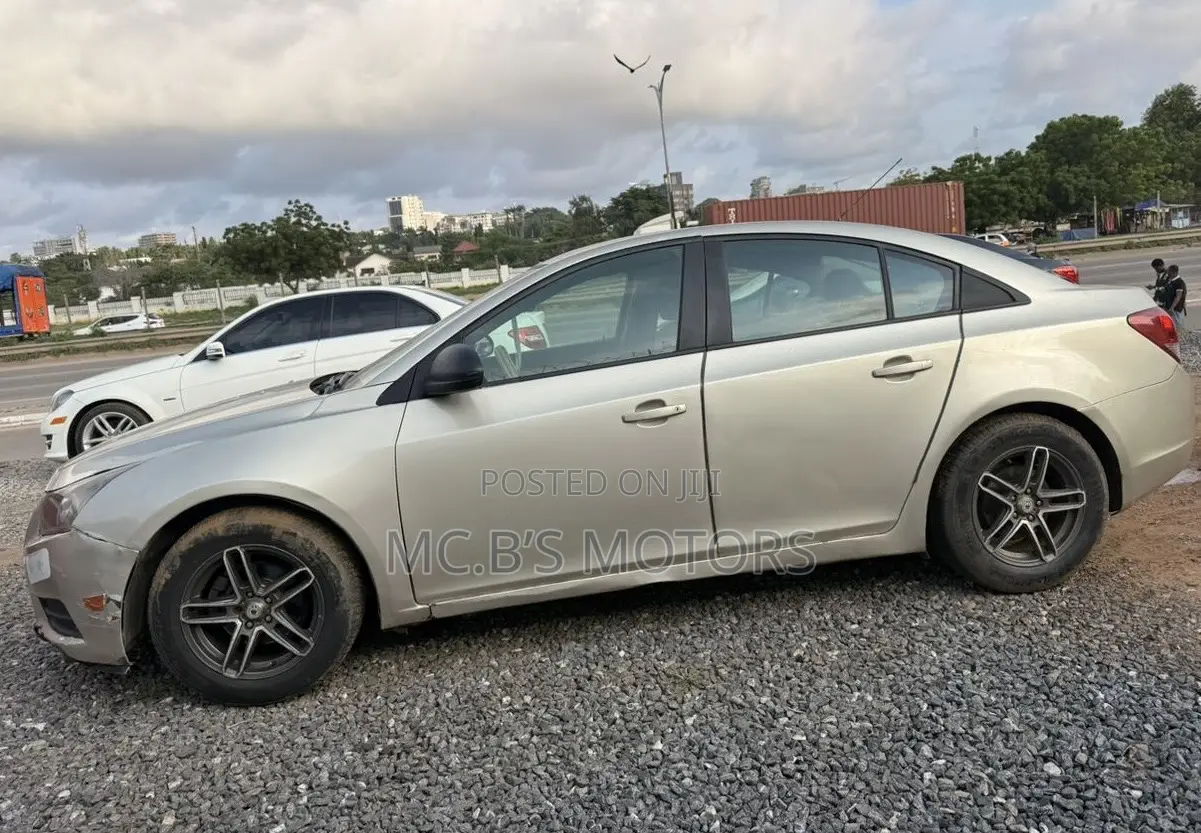 Chevrolet Cruze 2012 Brown