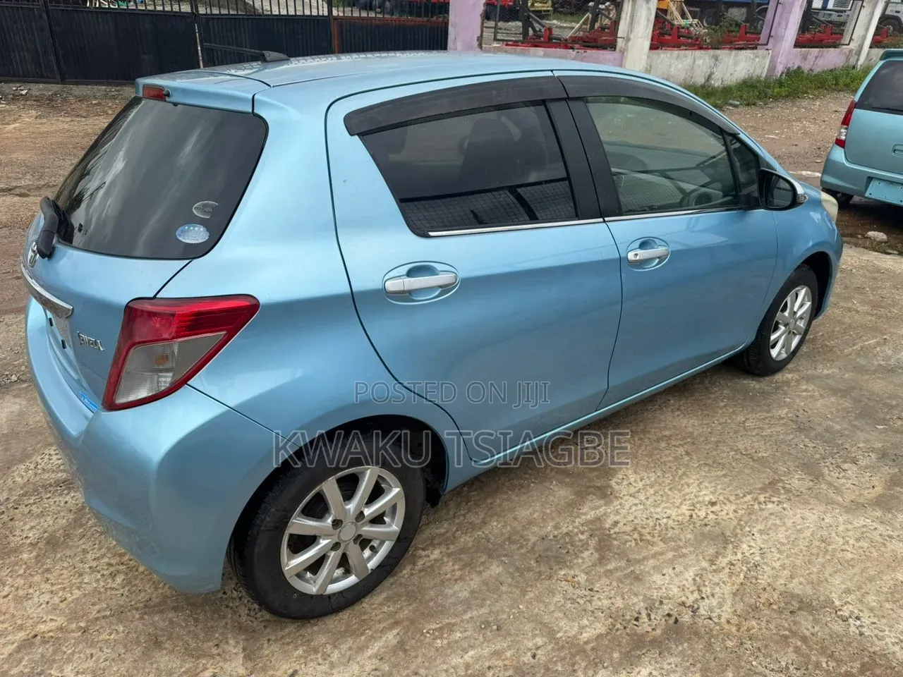 Toyota Vitz 2012