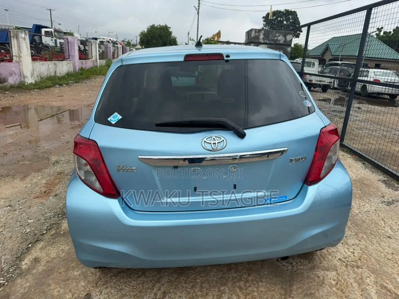 Toyota Vitz 2012
