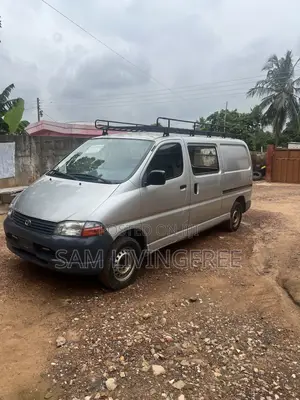 Toyota HiAce 2010 Silver