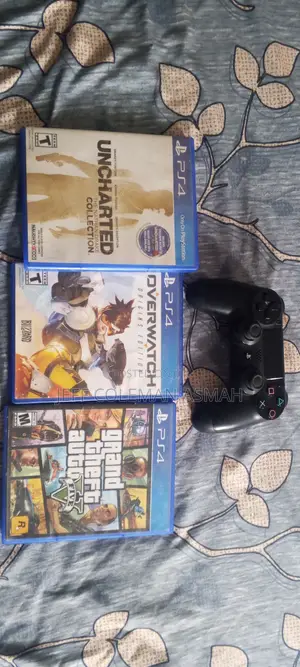 Original Controller and 3 Games 600 Gh