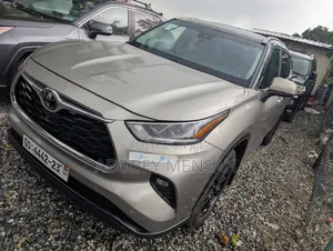 Toyota Highlander Limited 2021 Gray
