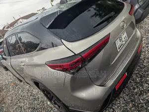 Toyota Highlander Limited 2021 Gray