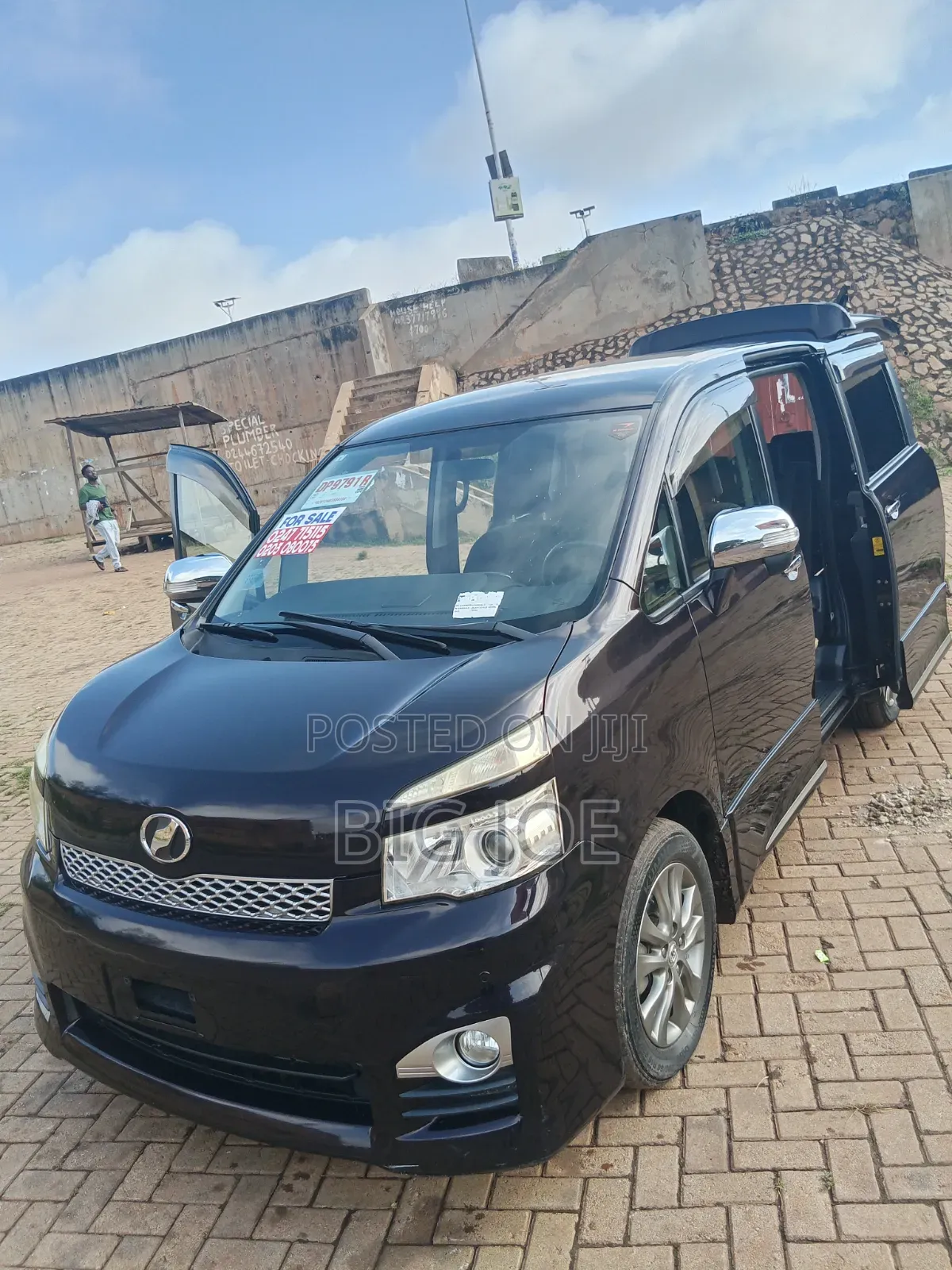 Toyota Voxy 2013 Black