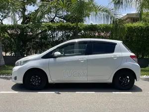Toyota Vitz 1.3 FWD 5dr 2014 White