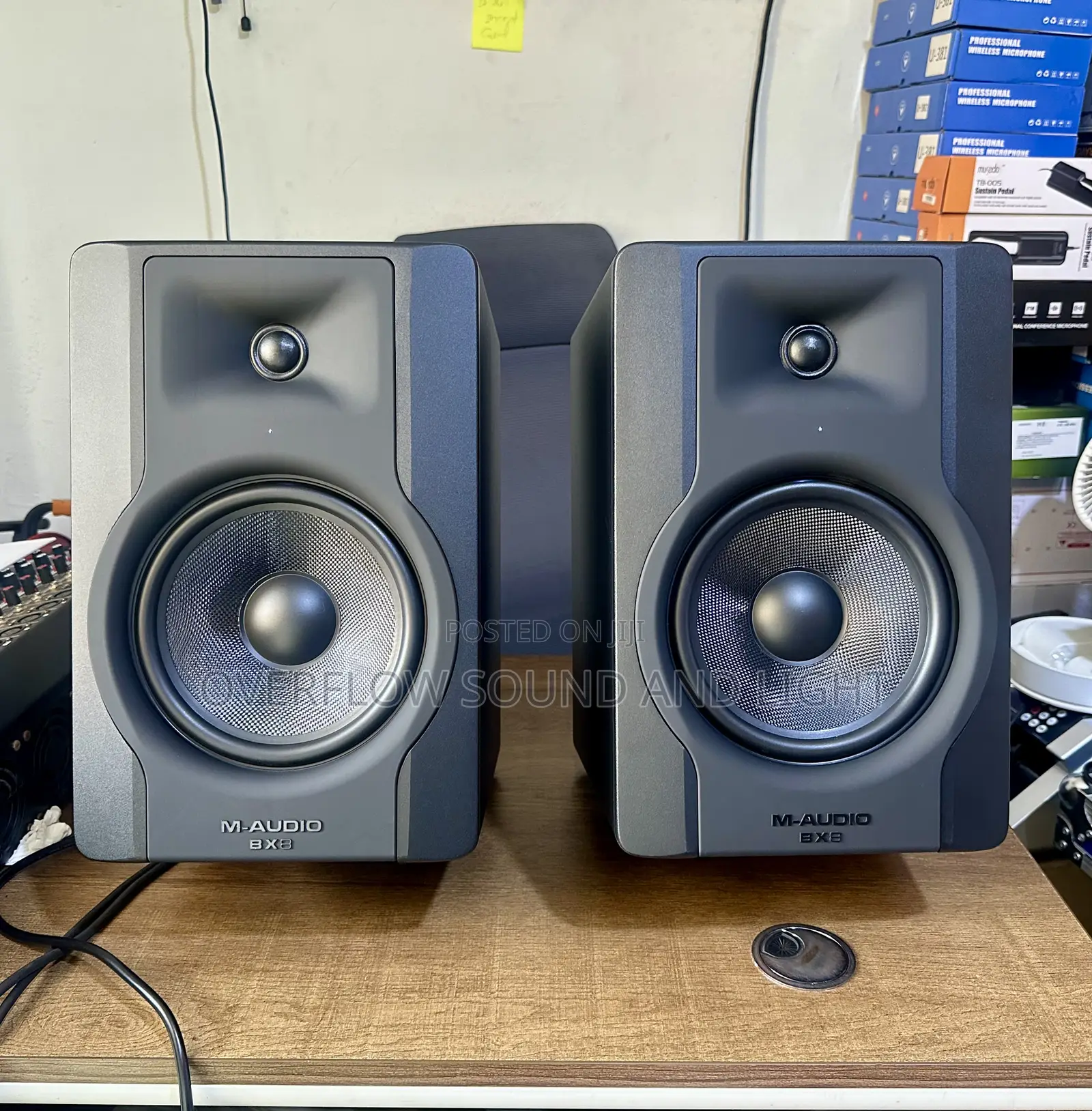 M-Audio Bx8 D3 8-Inch Powered Studio Monitors